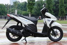 Vario 150 Và Click 125. Warna Baru Honda Click 125i Dual Tone,Bisa Jadi Inspirasi Modif Warna Vario 150 Dan 125 Nih!