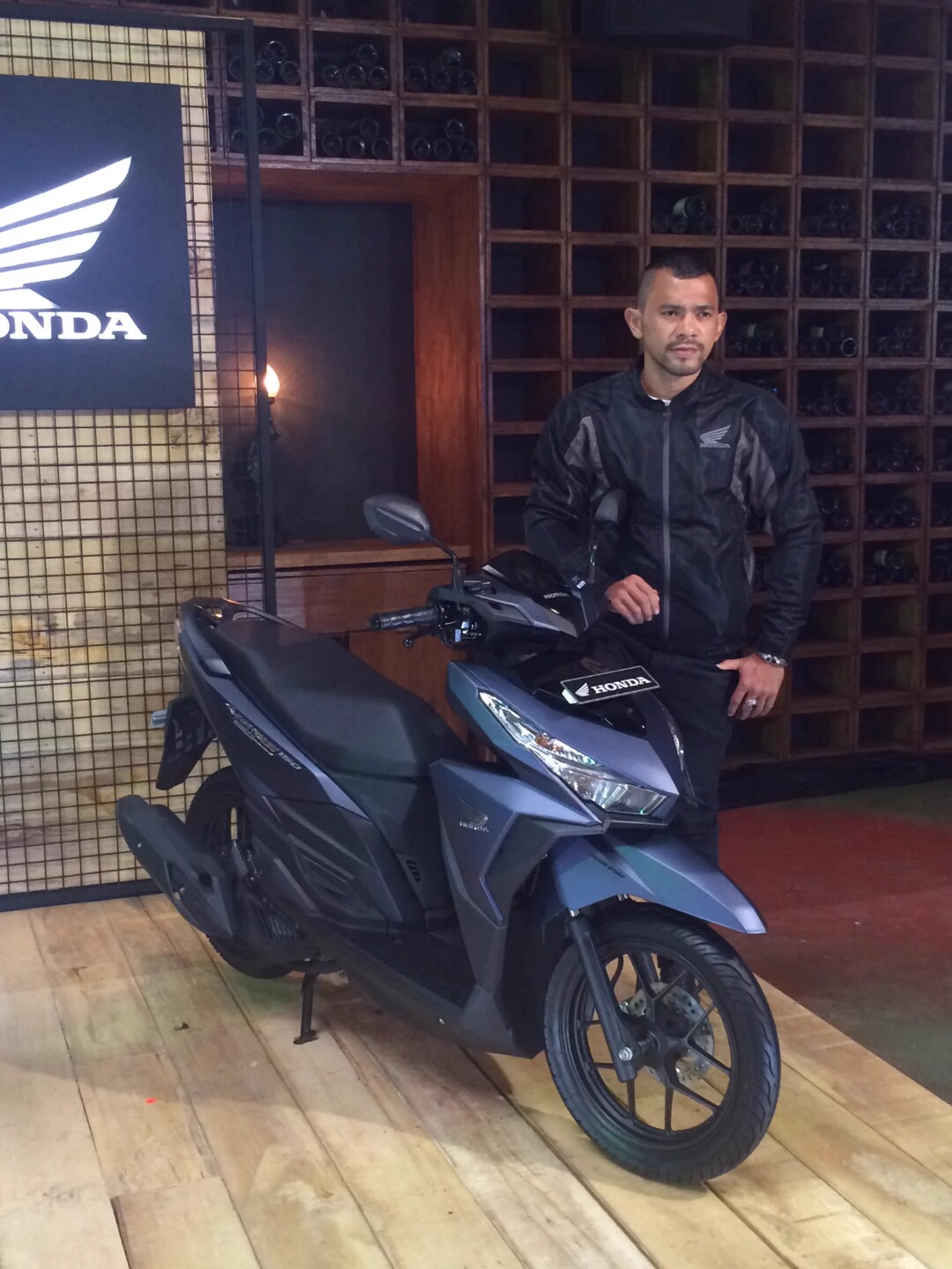 Vario 150 Exclusive Black Metallic. AHM Rilis 3 Warna Baru Untuk Vario 150,Semakin Menarik!