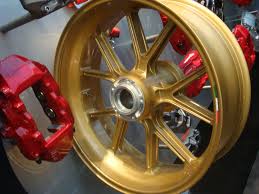 Modifikasi Warna Velg Vario 150. Modifikasi Warna Velg ‘Two Tone’,Tampil Eye Catching Dengan Velg Dua Warna!
