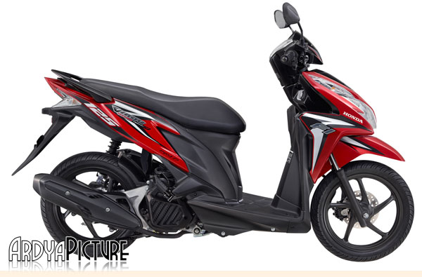 Suzuki Hayate 125 Vs Honda Vario 125. Komparasi Skutik 125cc Honda Vario 125 PGM-FI vs Yamaha Xeon
