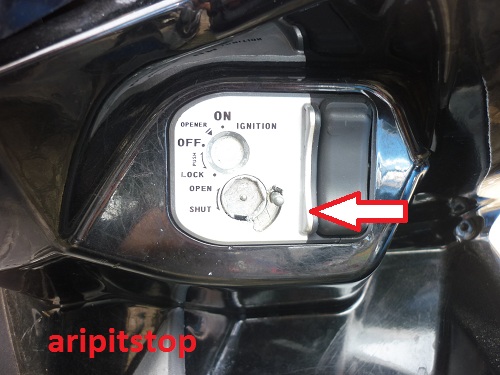 Tutup Kunci Vario 125 Macet. Saat dibikin Repot Karena Magnet Kunci Kontak Vario Techno Rusak