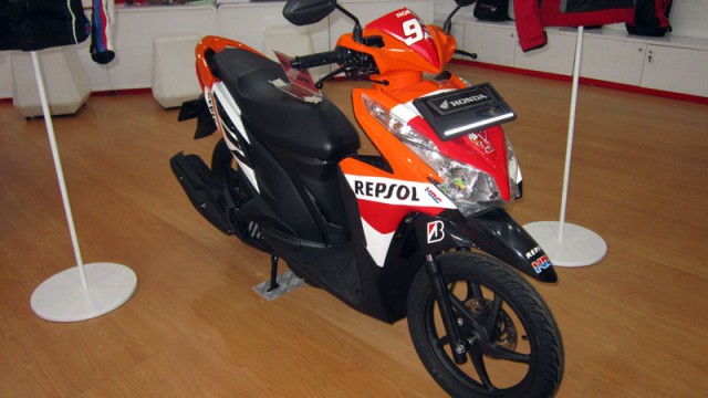 Motor Vario Techno Keren. Penampakan Honda Vario Techno Versi Repsol Marc Marquez, Keren Bro Hasil Painting Honda WMS