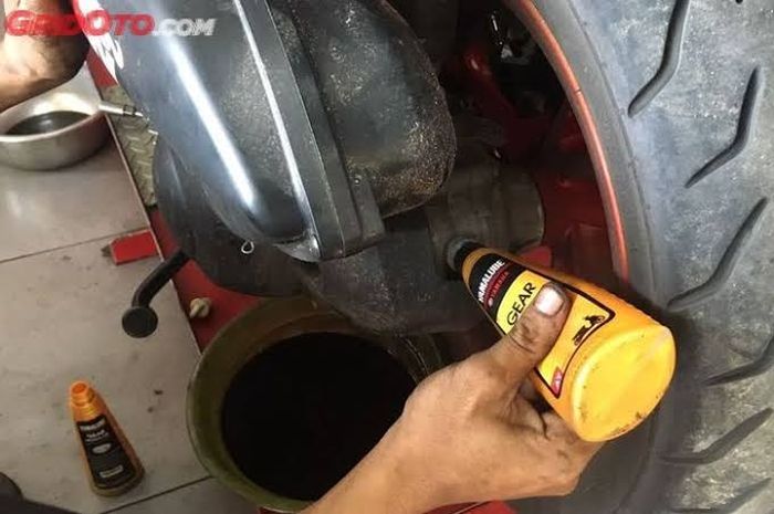 Penyebab Oli Gardan Vario Bocor. Sering Diabaikan, Ini Efek Fatal yang Muncul Jika Oli Gardan Motor Matic Nggak Diganti secara Berkala