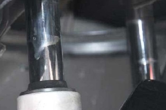 Harga Shock Depan Vario Dan Beat. Care N' Cheers : Penyebab dan Bahaya Shock Depan Motor Bocor