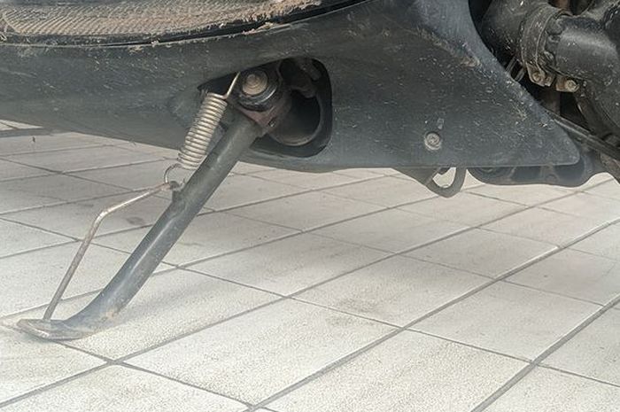 Harga Standar 1 Motor Vario. 2 Alasan Ini, Jadi Penyebab Standar Samping Motor Matik Turun Sendiri