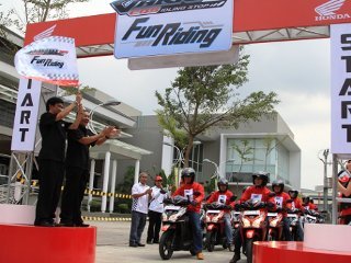 Vario Iss Merah. Honda Vario 125 ISS, Konsumsi BBM-nya 1 Liter untuk 76,098 Km