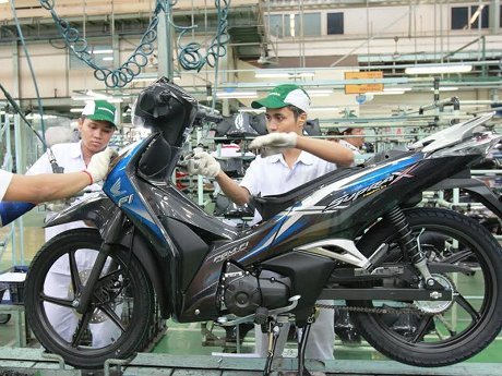 Vario 125 Keluar Asap Hitam. 6 Penyebab Keluar Asap Hitam dari Motor