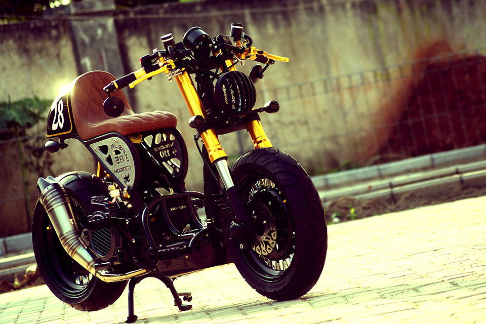 Modifikasi Vario 110 Cafe Racer. Modifikasi Matic Ala Cafe Racer. Super Mantap