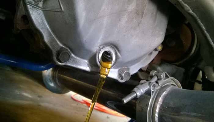 Oli Gardan Terbaik. Daftar Harga Oli Gardan Mobil, Jangan Lupa Rutin Diganti! -