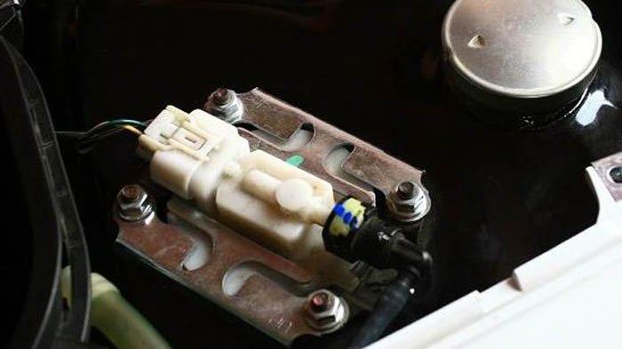 Cara Melepas Fuel Pump Vario 125. Begini Tahapan dan Cara Kuras Tangki Bensin Motor Injeksi, Berbeda dengan Motor Biasa