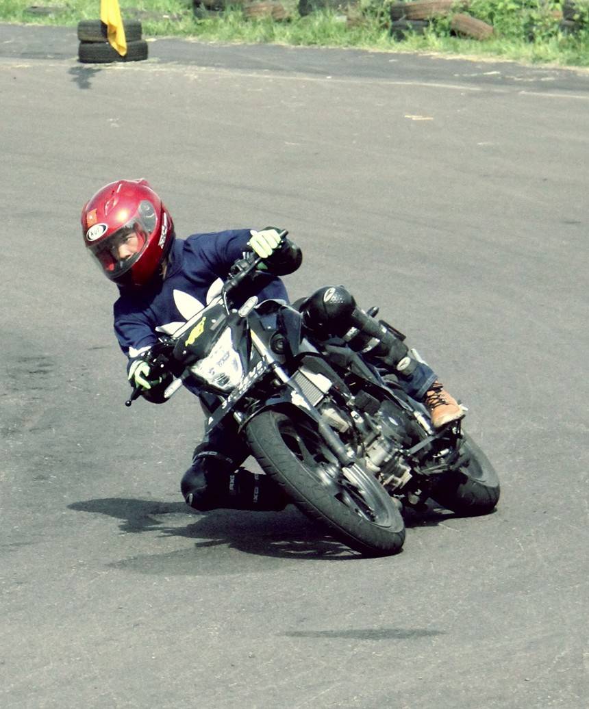 Vario Diisi Pertamax Turbo. Testing Pertamax Turbo pada 5 motor sekaligus yakni Satria FU, X-Ride, Vario 150, Vixion & CB150….kompliitt kiii !