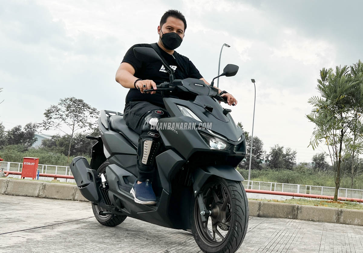 Vario 160 Terbaru Iwb. Foto-foto lengkap New Vario 160, bisakah rear diskbrake dipasang pada old Vario 150 ?