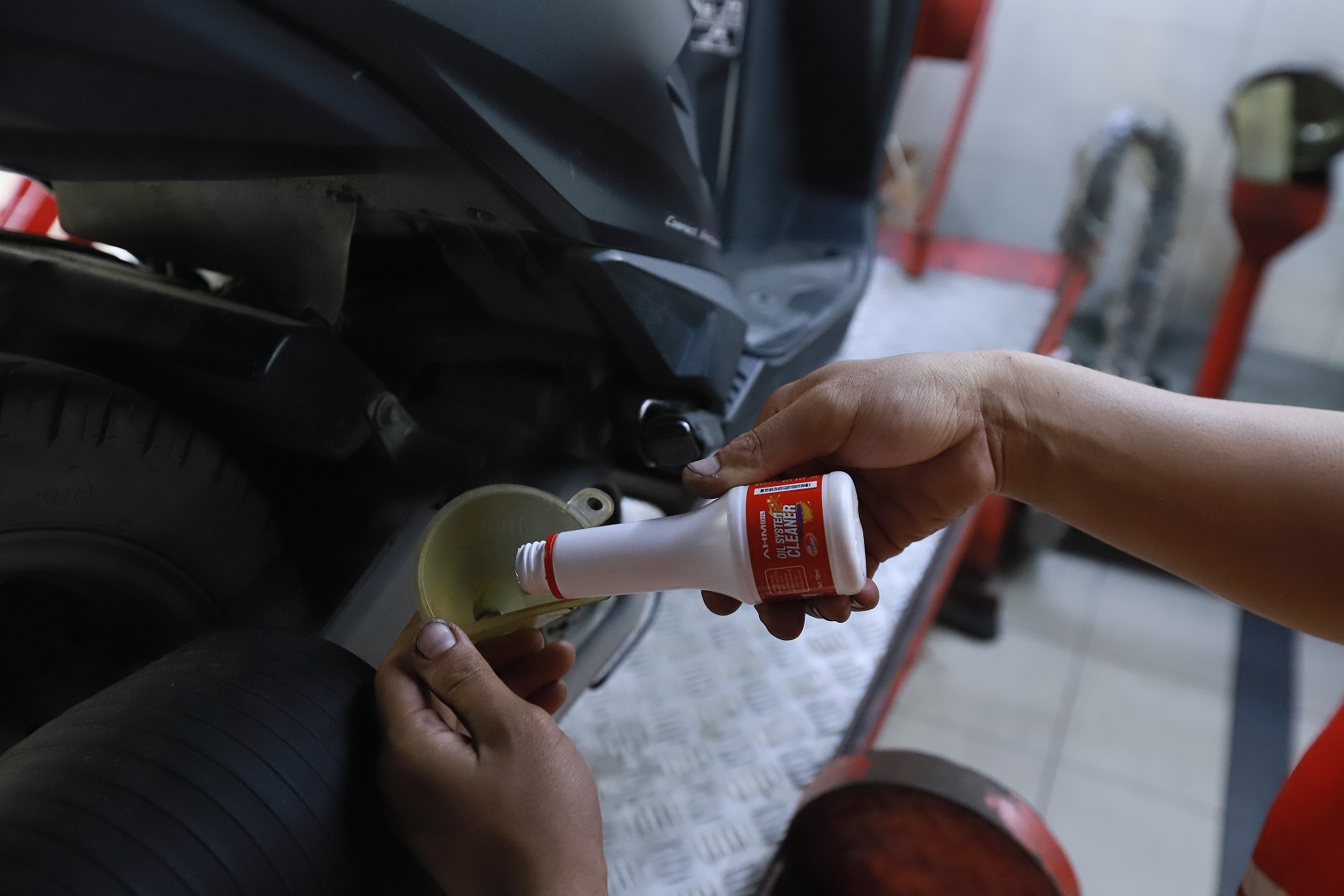 Jalur Oli Vario. ‘ Gurah ‘ Jalur Pelumas, AHM Oil Resmi Rilis ” Oil System Cleaner “