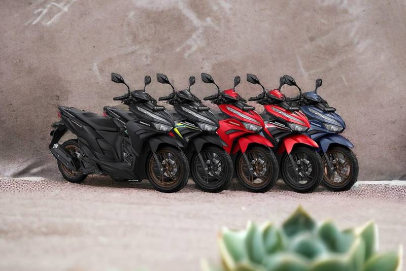 Vario 125 Hitam Glossy. AHM Hadirkan Warna Baru New Vario 125, Makin Cihui!