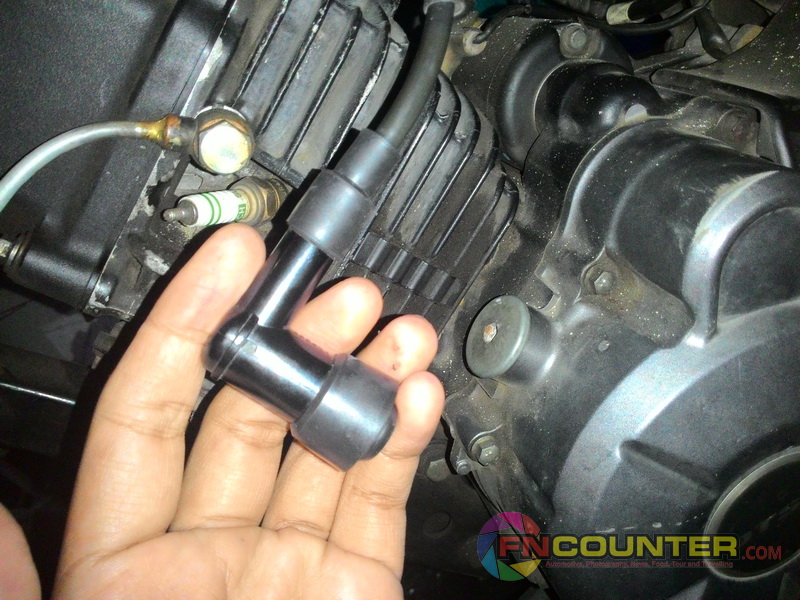 Cara Ganti Cop Busi Vario 125. Mesin Motor Mbrebet Karena Cop Busi Oblak…. Kenali Gejalanya….
