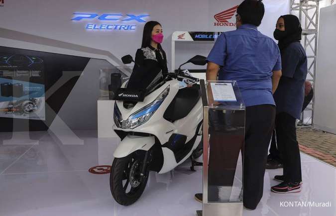 Berapa Harga Motor Vario Terbaru 2021. Harga motor matik Honda Vario, PCX, dan skutik bongsor terkini per Desember 2021