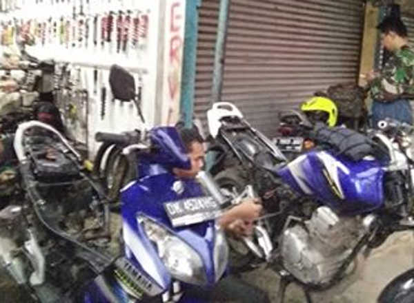 Biaya Servis Shock Depan Motor Vario 125. Estimasi Biaya Servis Shockbreaker Depan & Belakang di Jakarta