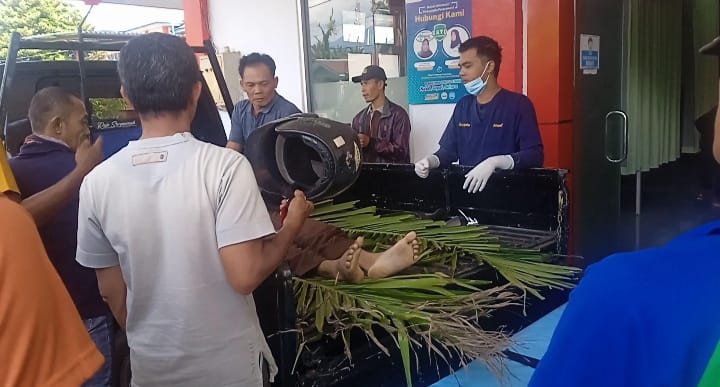 Vario Vs Truk. Honda Vario VS Truk, Pelajar di BU Meninggal di TKP, Begini Kejadiannya