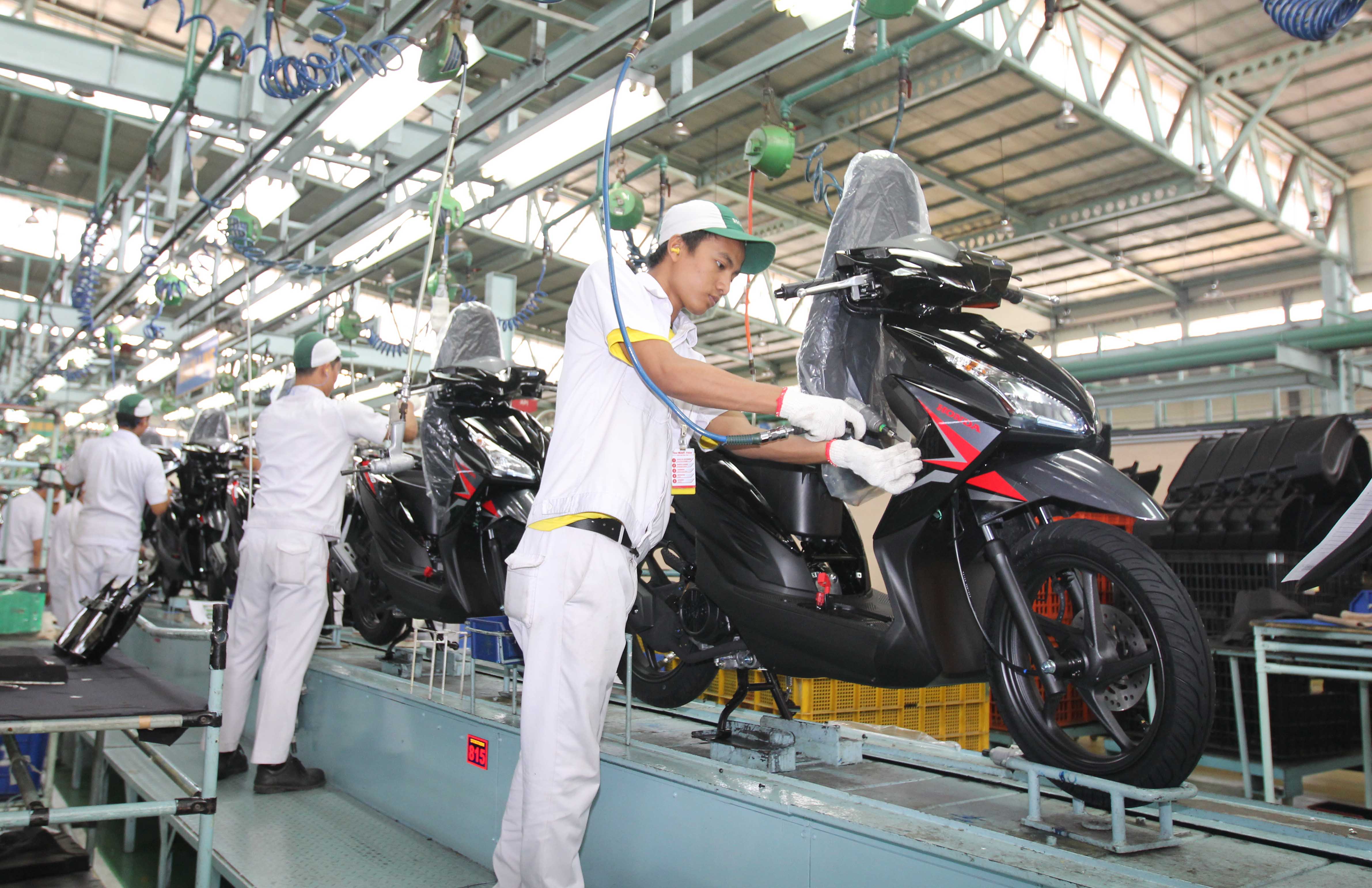 Motor Vario Tahun 2017 Warna Hitam. Warna Dan Striping Baru New Honda Vario 110 eSP 2017