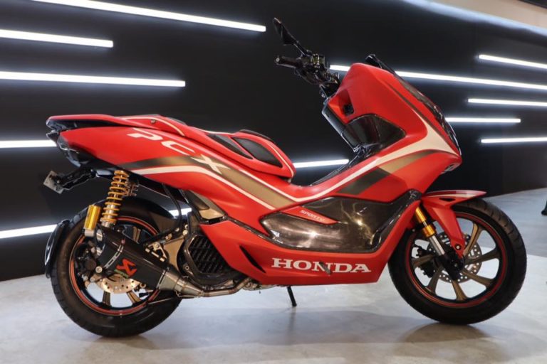 Perbedaan Knalpot Pcx Dan Vario 150. Parah, AHM Pamerkan Modifikasi Honda PCX Lokal Pakai Knalpot Akrapovic Palsu Saat Launching!