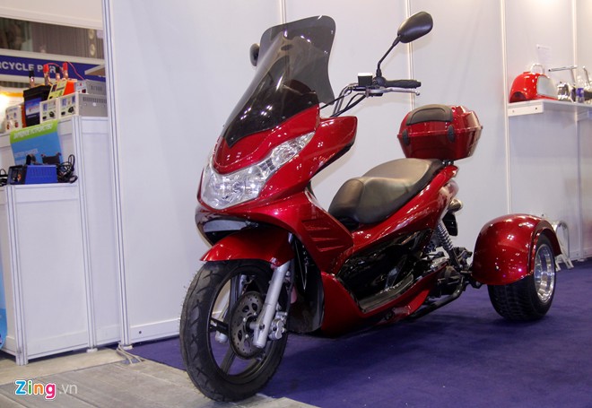 Vario 125 Trung Quoc. Ajib Keren Nich Modifikasi PCX Roda Tiga Pakai Penggerak Rantai, Pakai Ban Mobil