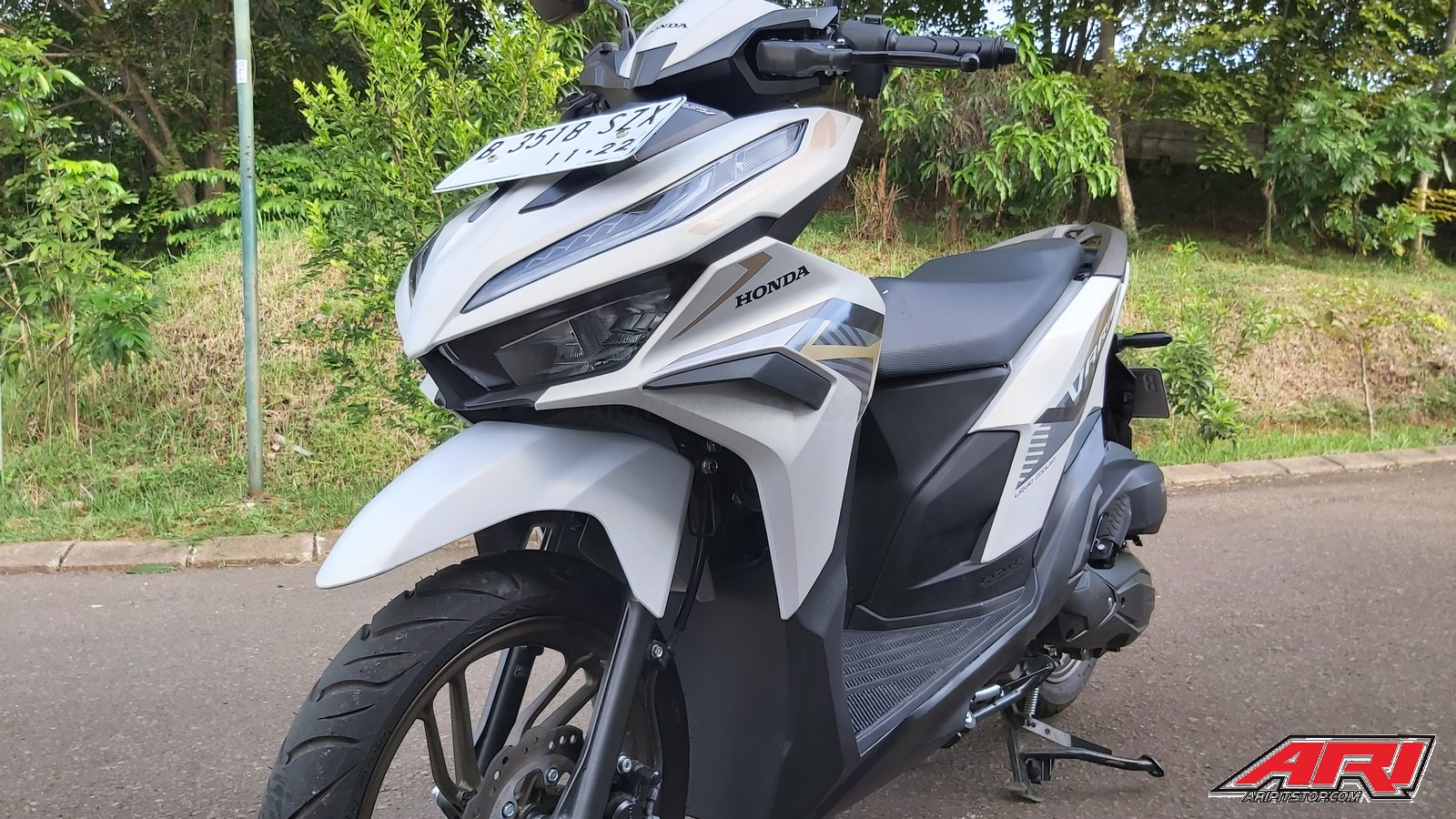 Modifikasi Vario 125 Warna Putih 2019. Mohon Maaf, Ternyata Warna Putihnya Kok Lebih Menggoda, New Vario 125