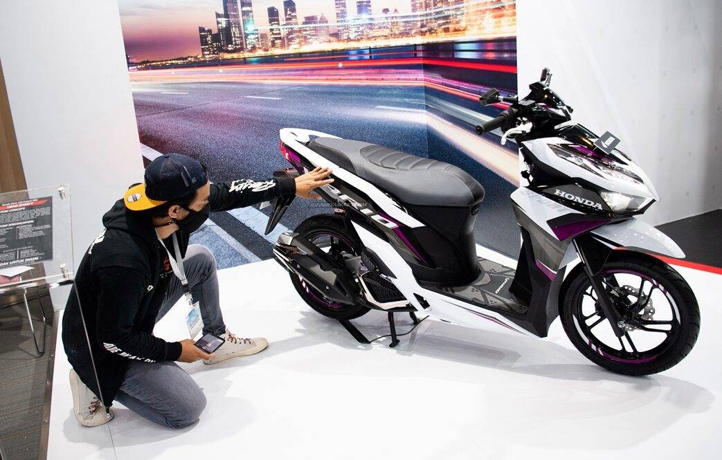 Modif Vario Facelift. Modifikasi New Honda Vario 125 Putih UBAN Sporty DJ Custom - Pertamax7.com