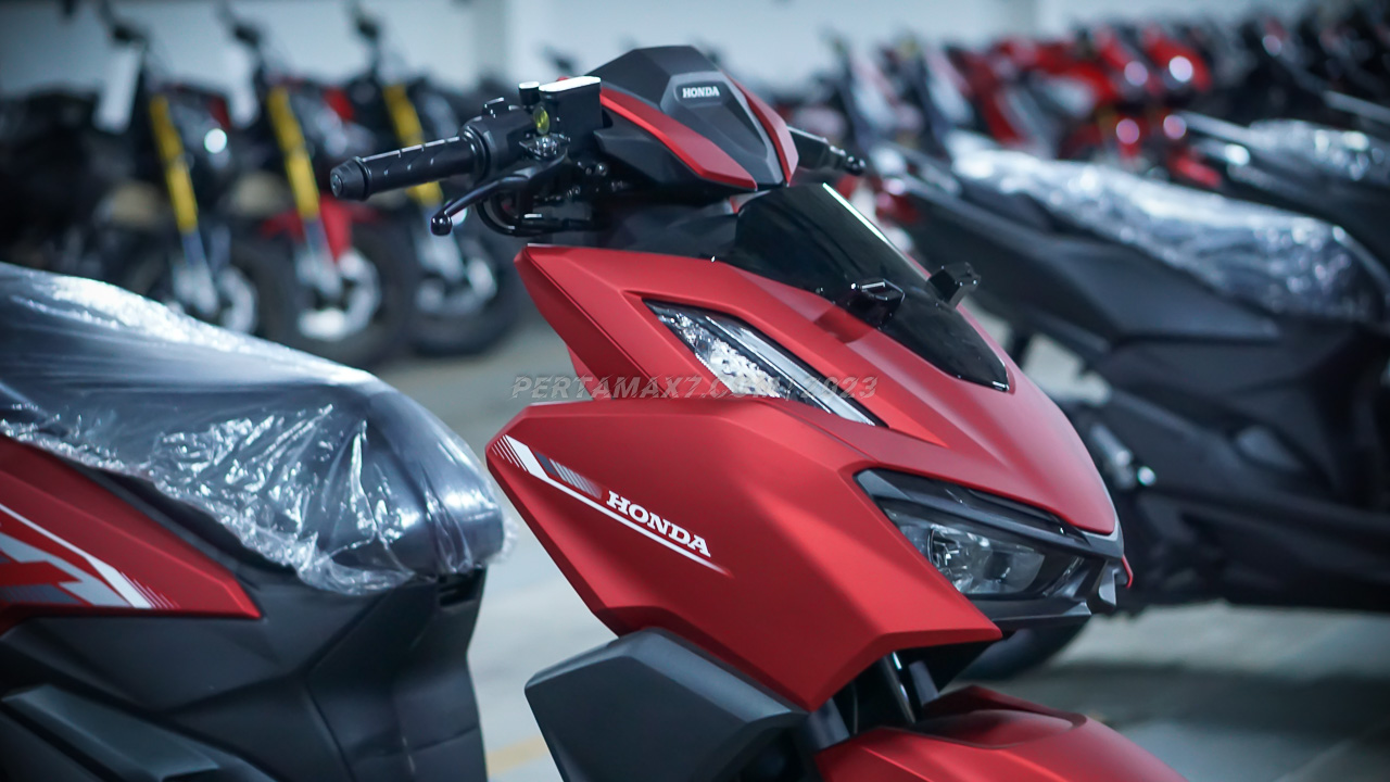 Gambar Vario 160 Terbaru. Honda Vario 160 Merah Doff Terbaru 2024 Active Red Matte CBS : Detail Foto dan Video - Pertamax7.com