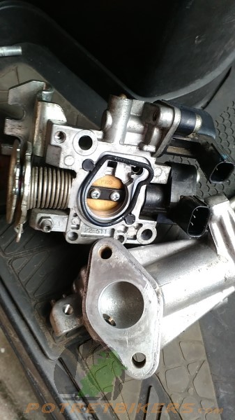 Ukuran Throttle Body Vario 110 Fi. Bersihkan throttle body Honda Vario 110 Fi dan ganti olie Pertamina Enduro Matic, untuk persiapan mudik 1438 H