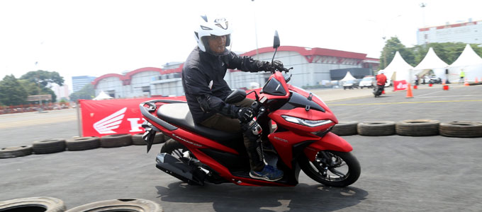 Harga Motor Vario Remot Bekas. Update Harga Honda Vario (Baru dan Bekas) – Daftar Harga & Tarif