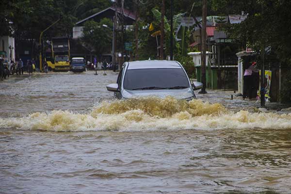 Knalpot Vario Kemasukan Air. Knalpot Mobil Terendam Banjir, Jangan Panik, Ini Solusinya