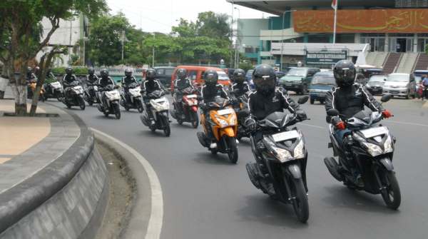 Vario Techno 125 1 Liter Berapa Km. Honda Vario Techno 125 PGM-FI Tempuh 1.538 Km : Okezone Otomotif