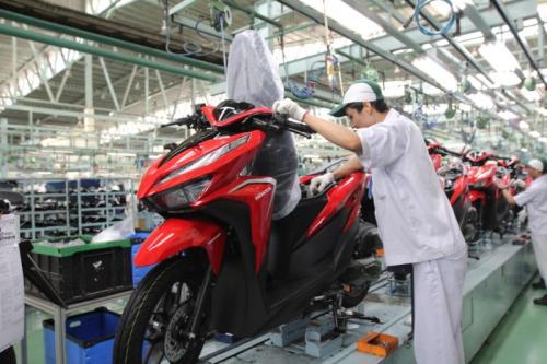 Foto Motor Honda Vario 110 Cc. Honda Hentikan Produksi Vario 110, Sejumlah Dealer Masih Tawarkan Unit Baru : Okezone Otomotif
