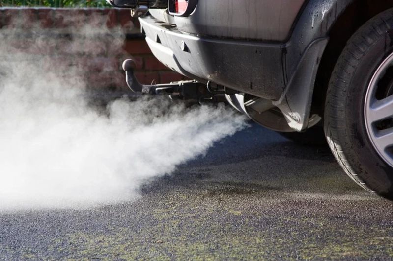 Asap Keluar Dari Selang Pernafasan Mesin Diesel. Kenali Penyebab Mobil Diesel Keluar Asap, Ini 4 Cara Jitu Merawatnya : Okezone Otomotif