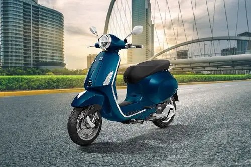 Review Aerox Vs Vario 150. Honda Vario 150 vs Vespa Primavera