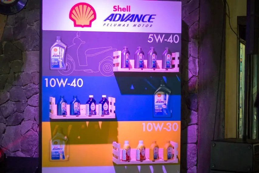 Oli Shell Advance Untuk Vario 150. Shell Advance AX7 Scooter, Pelumas Buat Honda PCX dan Yamaha NMax