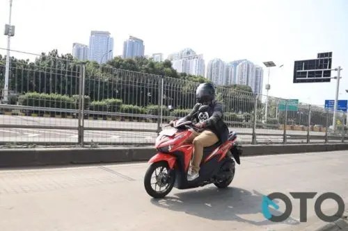 Motor Vario 125 Tahun 2019. Test Ride Honda Vario 125 2019: Minim Fitur, Apa Kelebihannya? (Part-2)