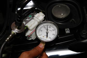 Cara Menaikkan Tekanan Fuel Pump Vario 125. Trik Menaikan Power Mesin Motor Injeksi, Mainkan Suplai Bahan Bakar