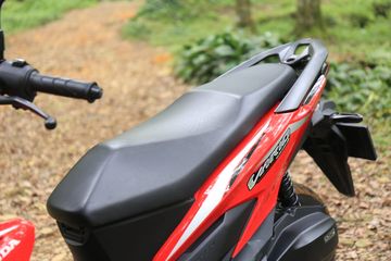 Jok Motor Vario 125 Tipis. Solusi Bikin Jok Keras Skutik Honda Jadi Empuk, Mesti Rela Potong Tulang