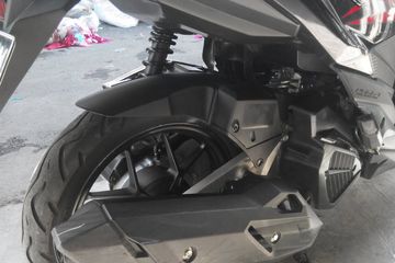 Honda Vario 150 Vs Honda Airblade. Pasang Sepatbor Kolong Honda Air Blade di Vario, Tanpa Ubahan?