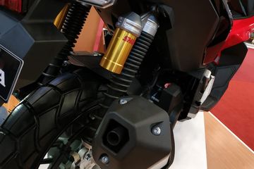 Berapa Panjang Shock Belakang Vario 150. Segini Beda Tinggi Sokbreker Honda ADV150 dan Honda PCX 150