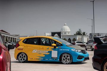 Stiker Vario Warna Kuning. Honda Jazz Spoon Sport, Totalitas Luar Dalam, Warna Kuning-Biru Serasi