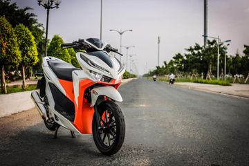 Modifikasi Motor Vario Orange. Honda Vario 150 Tampil Beda, Disisipi Warna Oranye dan Kaki Mewah