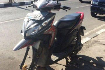 Vario Ban Donat. Kocak Banget! Ditinggal Semalaman di Pinggir Jalan, Ban Depan Vario Berubah Jadi Donat, Begini Kisahnya