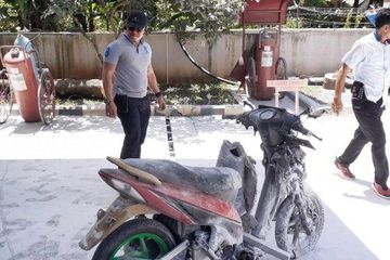 Full Tank Vario 110. Honda Vario 110 Bikin Suzuki Ertiga Meleleh, Hidupkan Mesin Pakai Kabel Saat Isi Bensin