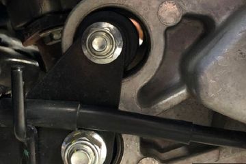 Cara Cek Engine Mounting Vario. Bukan Rusak, Celah di Dudukan Engine Mounting Motor Matic Ada
