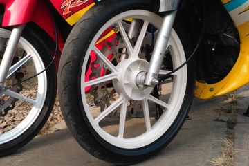 Velg Daytona Gp Wheel Vario 150. Pelek Motor Bebek 2-Tak Ini Langka Tapi Diburu, Apa Kelebihannya?