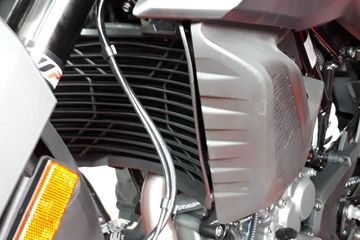 Cara Merawat Radiator Motor Vario. Ternyata Simpel, Begini Cara Merawat Radiator Motor Agar Awet