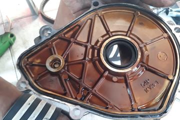 Seal Kampas Ganda Vario 125. Selain Seal Kruk As Bocor, Oli Bisa Masuk ke Area CVT Lewat Bagian Ini