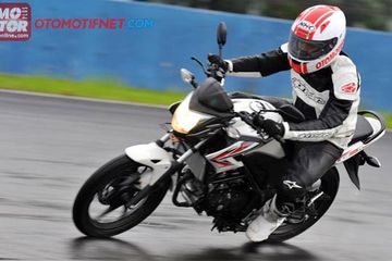 Upgrade Ban Vario 150 Old. Honda CB150R Old Kaki-Kakinya Ramping, Ini Ukuran Maksimal Upgrade Ban